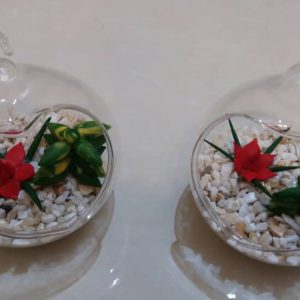 خرید تراریوم شیشه ای مدل قلب با گلهای خمیر چینی